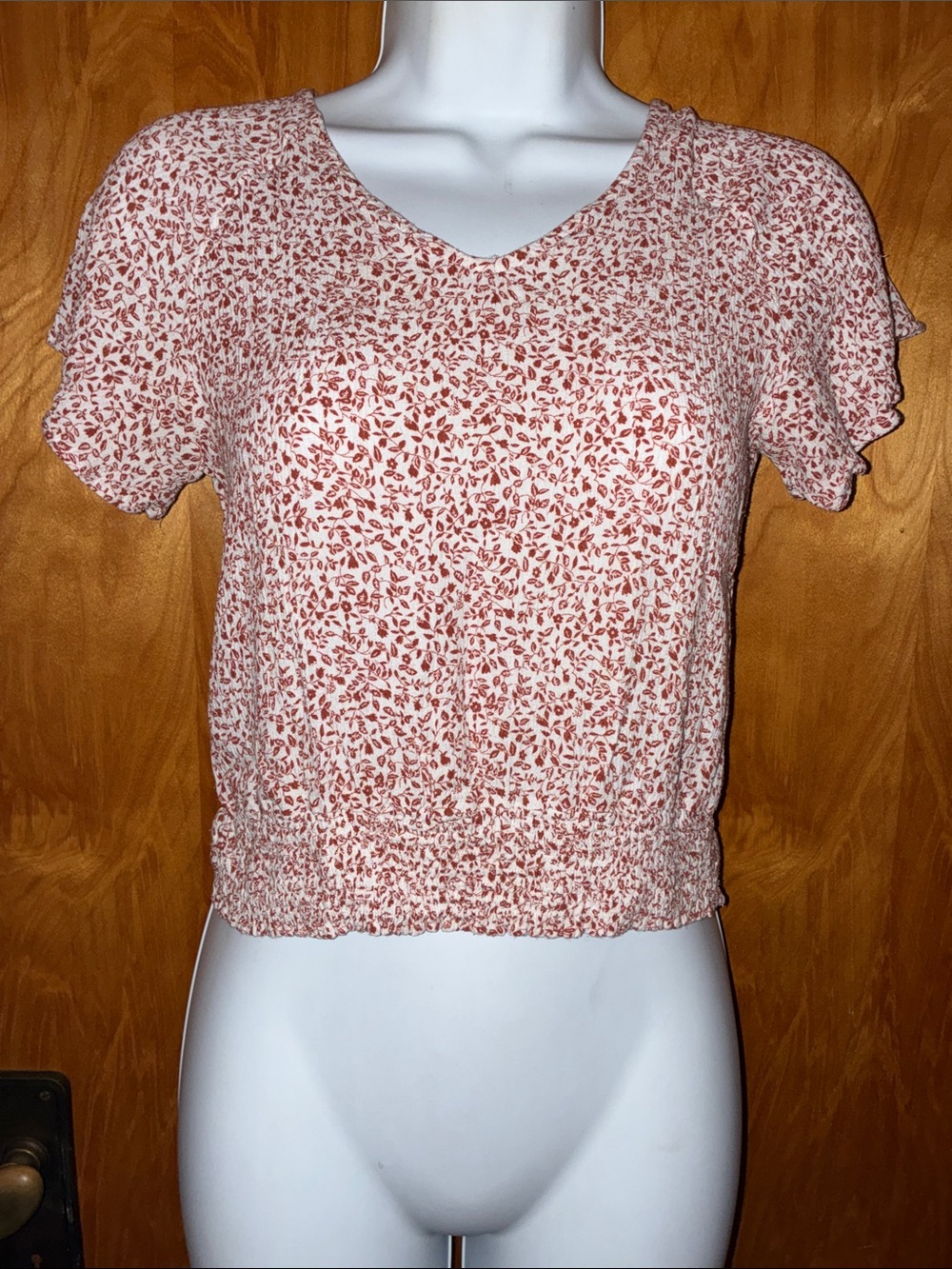 Paper Crane Cream & Red Floral Cropped Peasant Top Shirt Size S